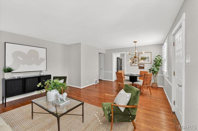 339 Bogey Lane, St Louis, MO 63122