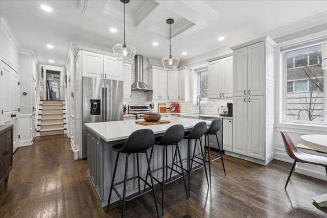 2257 W Belmont Avenue 1W, Chicago, IL 60618