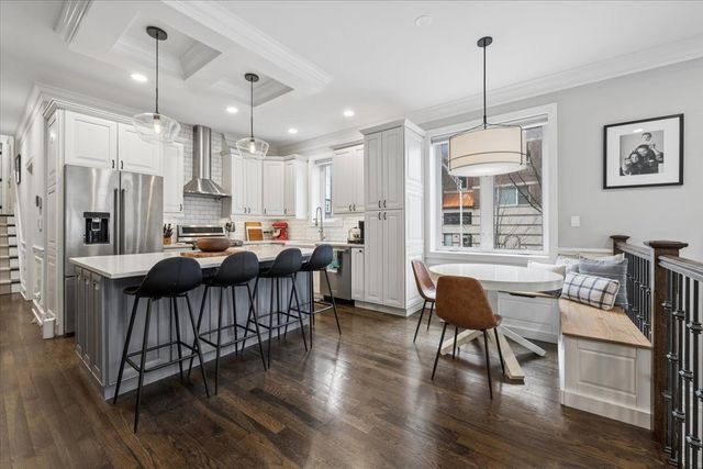 2257 W Belmont Avenue 1W, Chicago, IL 60618