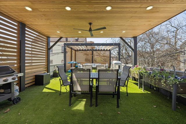 2257 W Belmont Avenue 1W, Chicago, IL 60618