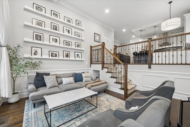 2257 W Belmont Avenue 1W, Chicago, IL 60618