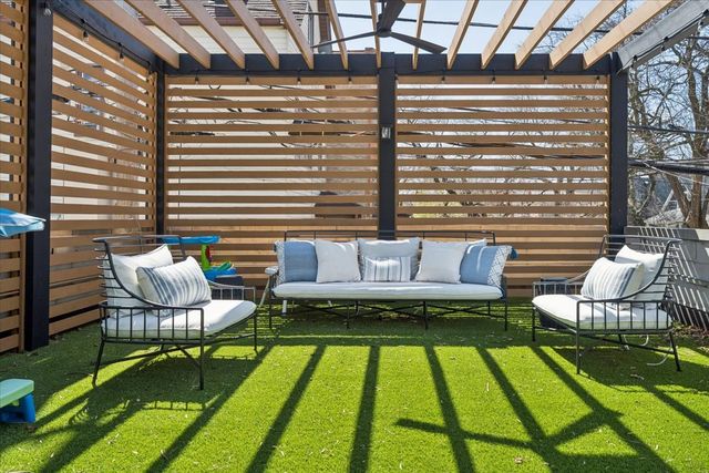 2257 W Belmont Avenue 1W, Chicago, IL 60618