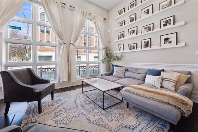 2257 W Belmont Avenue 1W, Chicago, IL 60618