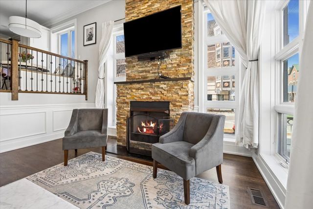 2257 W Belmont Avenue 1W, Chicago, IL 60618