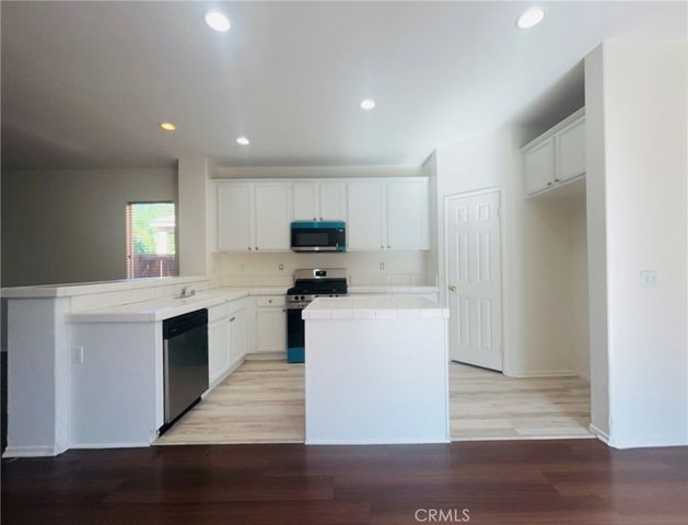 1440 Avila, Perris, CA 92571