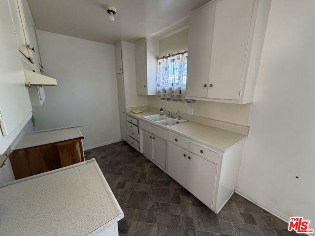 2002 4th Street 111, Santa Monica, CA 90405