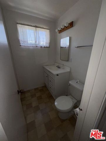 2002 4th Street 111, Santa Monica, CA 90405