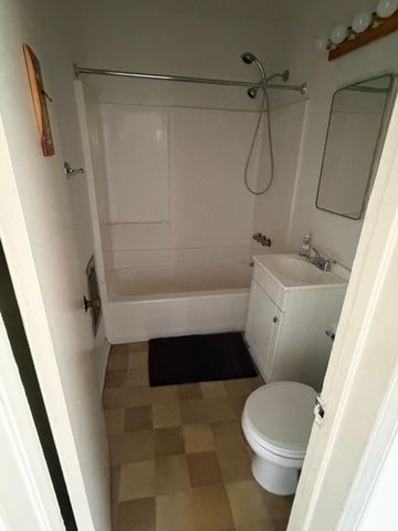 2002 4th Street 111, Santa Monica, CA 90405