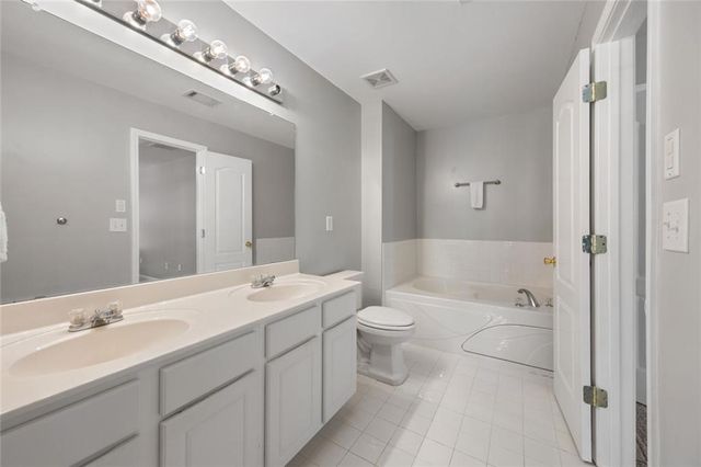 446 Sandtrap Lane, Sugar Hill, GA 30518