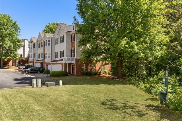 446 Sandtrap Lane, Sugar Hill, GA 30518