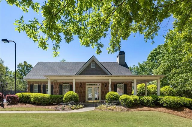 446 Sandtrap Lane, Sugar Hill, GA 30518