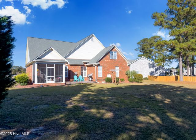 1110 Cloverfield Court, Leland, NC 28451