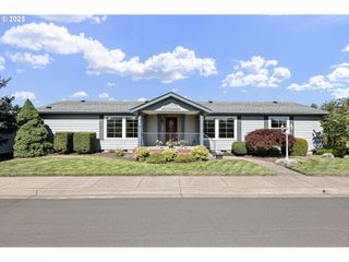 3220 CRESCENT Ave 102, Eugene, OR 97408