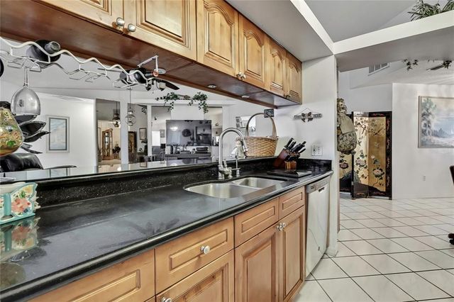 279 MAPLE AVENUE, Palm Harbor, FL 34684