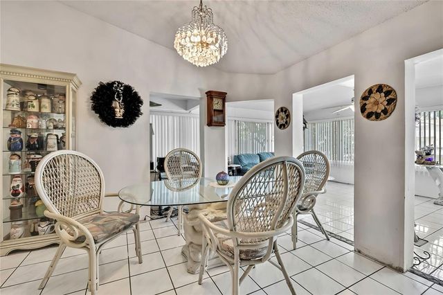 279 MAPLE AVENUE, Palm Harbor, FL 34684
