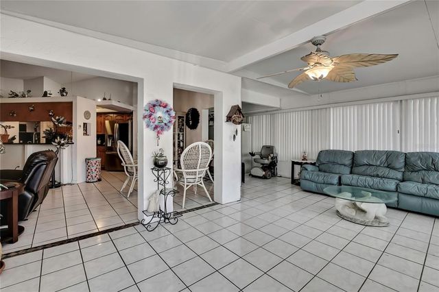 279 MAPLE AVENUE, Palm Harbor, FL 34684