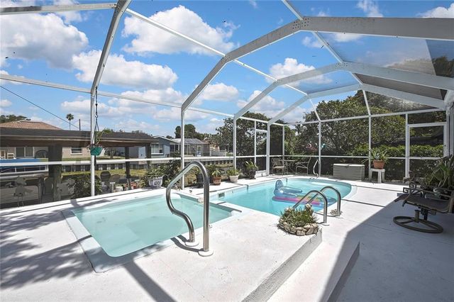 279 MAPLE AVENUE, Palm Harbor, FL 34684