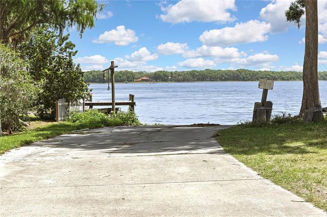279 MAPLE AVENUE, Palm Harbor, FL 34684