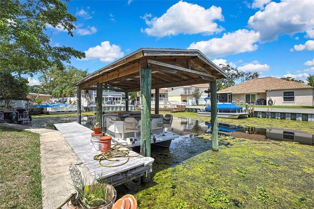 279 MAPLE AVENUE, Palm Harbor, FL 34684