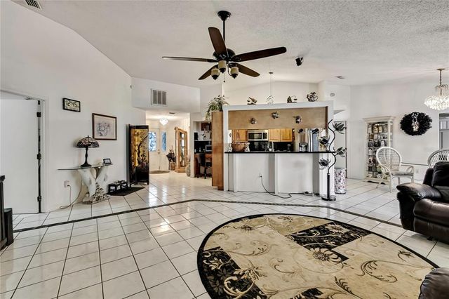279 MAPLE AVENUE, Palm Harbor, FL 34684