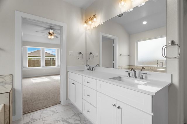 614 Finlee Way, Tioga, TX 76271