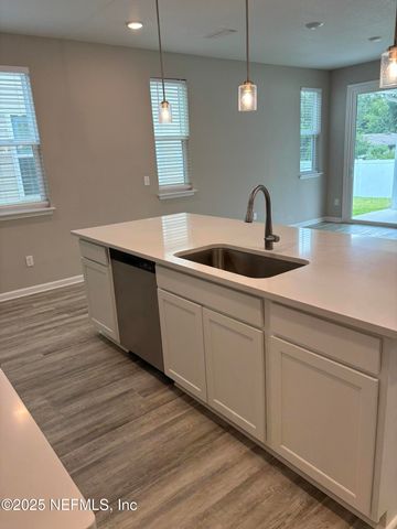 6847 MIRAGE Street, Jacksonville, FL 32244