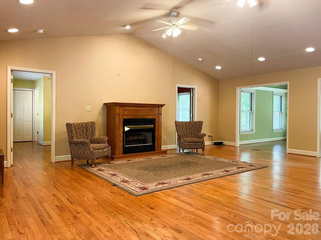 308 Brentwood Circle, Morganton, NC 28655