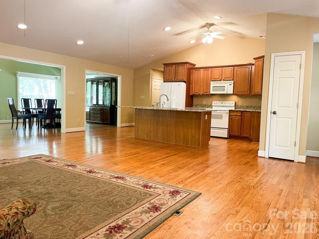 308 Brentwood Circle, Morganton, NC 28655