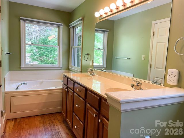 308 Brentwood Circle, Morganton, NC 28655