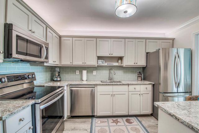 11811 Avenue Of The Pga 7-3b, Palm Beach Gardens, FL 33418