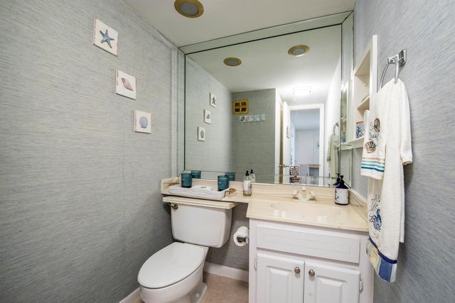 11811 Avenue Of The Pga 7-3b, Palm Beach Gardens, FL 33418