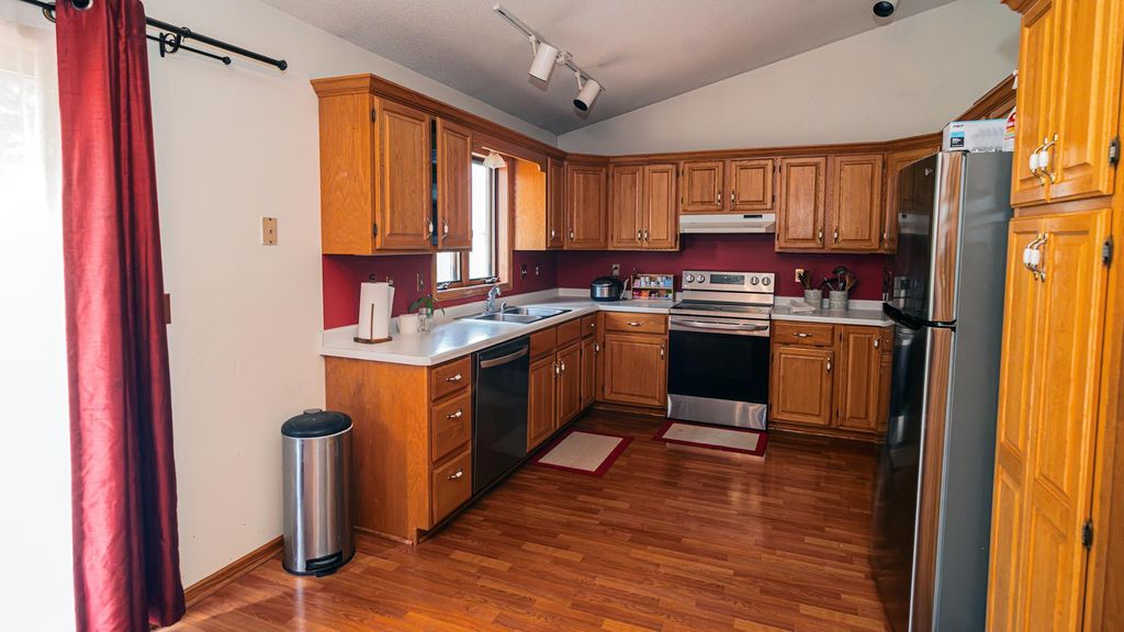 2205 Jennifer Court, North Saint Paul, MN 55109 — photo 4