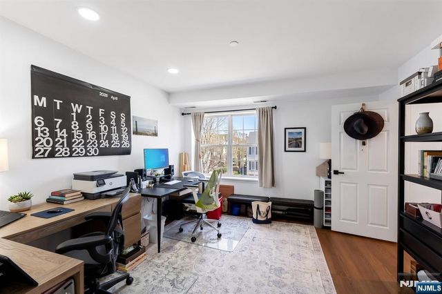 4 Millay Court 604, Teaneck, NJ 07666