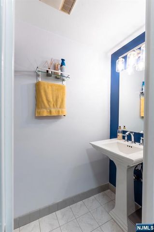 4 Millay Court 604, Teaneck, NJ 07666