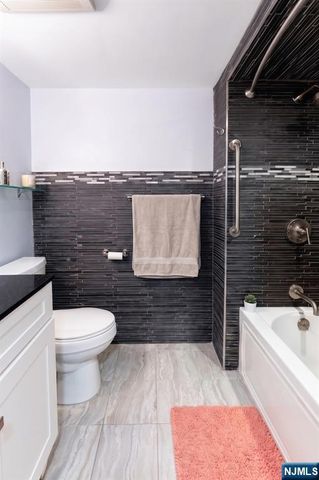 4 Millay Court 604, Teaneck, NJ 07666