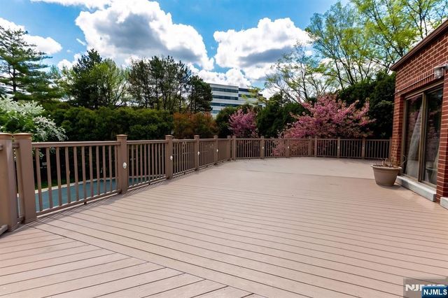 4 Millay Court 604, Teaneck, NJ 07666