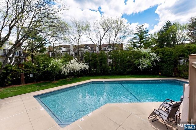 4 Millay Court 604, Teaneck, NJ 07666