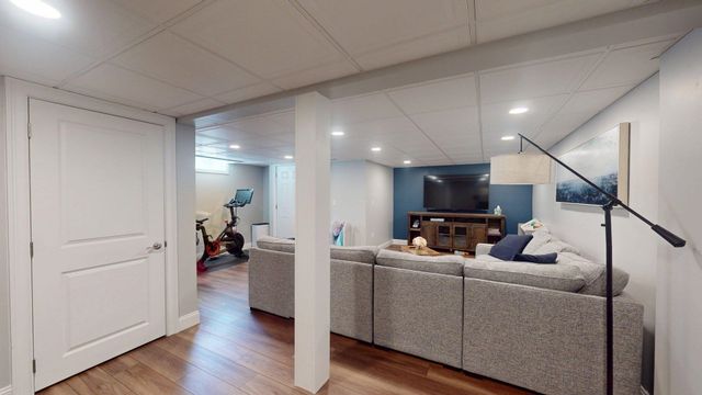 155 Shore Drive, Nashua, NH 03062