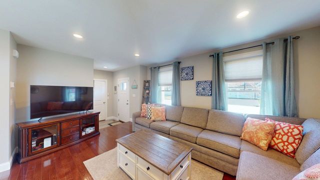 155 Shore Drive, Nashua, NH 03062