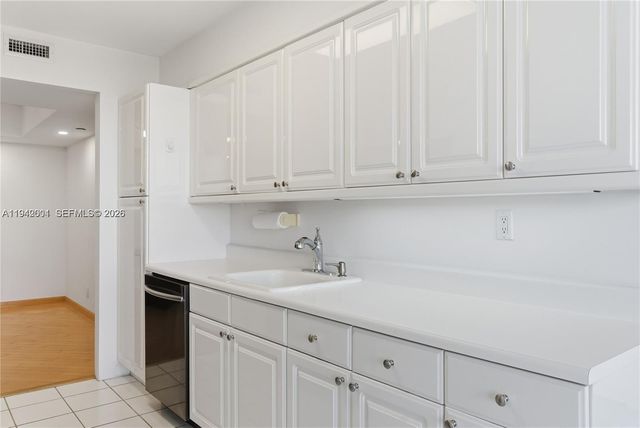 3598 Yacht Club Dr 1101, Aventura, FL 33180