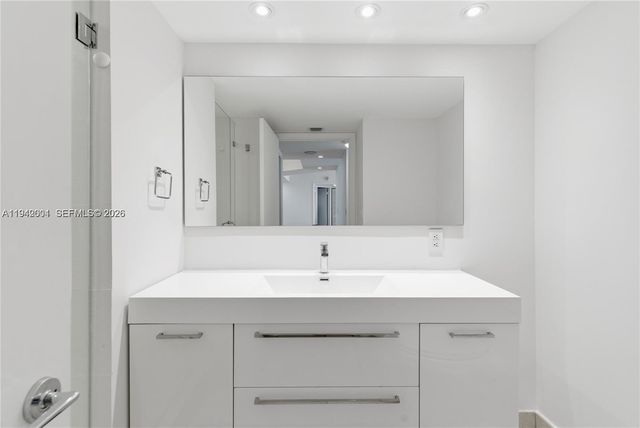 3598 Yacht Club Dr 1101, Aventura, FL 33180