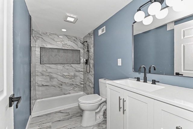 3020 W Edgerton AVENUE, Greenfield, WI 53221