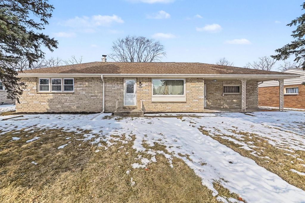 3020 W Edgerton AVENUE, Greenfield, WI 53221