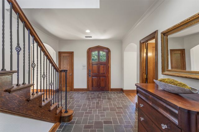 811 Lake Creek Drive, Mckinney, TX 75072