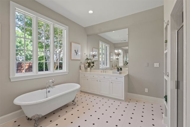 811 Lake Creek Drive, Mckinney, TX 75072