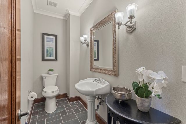 811 Lake Creek Drive, Mckinney, TX 75072