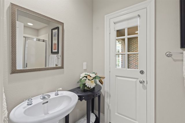 811 Lake Creek Drive, Mckinney, TX 75072