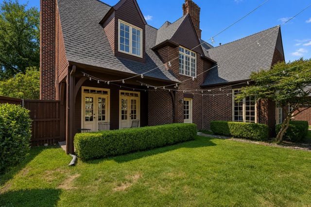 811 Lake Creek Drive, Mckinney, TX 75072
