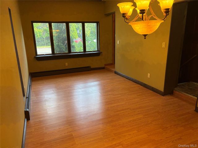 11 New York Avenue, Massapequa, NY 11758