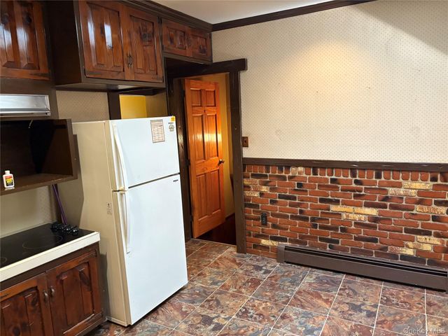 11 New York Avenue, Massapequa, NY 11758